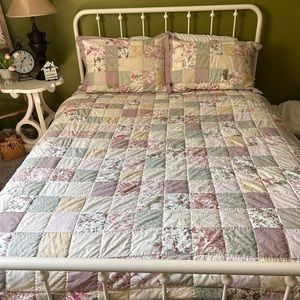 Queen bedspread